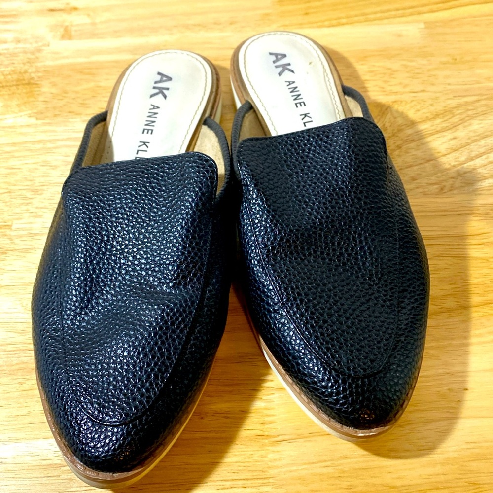 Anne Klein iFlex Black Pointed Mules Cream Soles